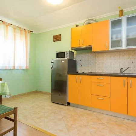 Ferienwohnung Fuer 3 Personen Ca 30 Qm In Privlaka, Dalmatien Norddalmatien Apartament *